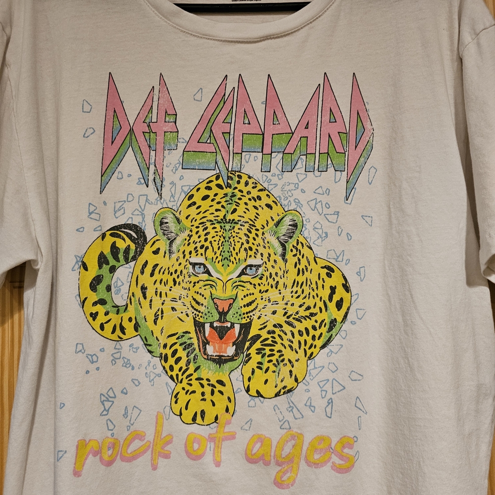 Def Leppard Rock Of Ages Large Graphic T-Shirt Womens White Band Tee - Picture 3 of 10